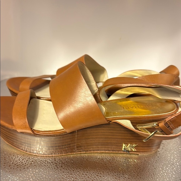 Michael Kors Tan Platform Sandals with Metallic Sole - Picture 5 of 9